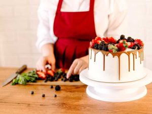 Tips to Protect Your Money When Buying Cake Online